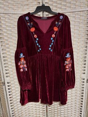 SHEIN Burgundy Velvet Embroidered V-Neck Dress